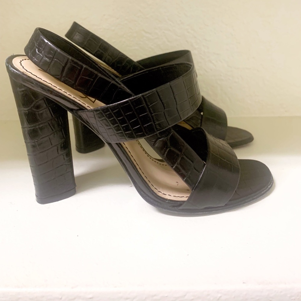 Yves Saint Laurent Alligator Sandals (37)
